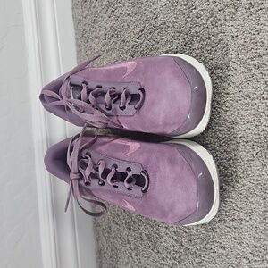 Like New NIKE shoes